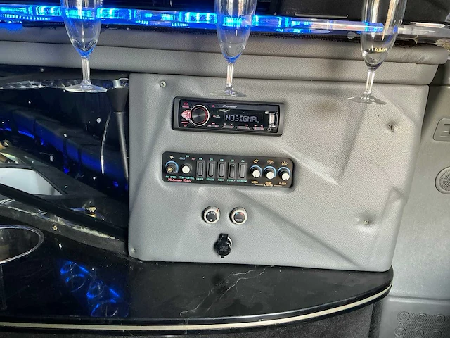 2007 nissan armada vk56de limousine - afbeelding 41 van  69