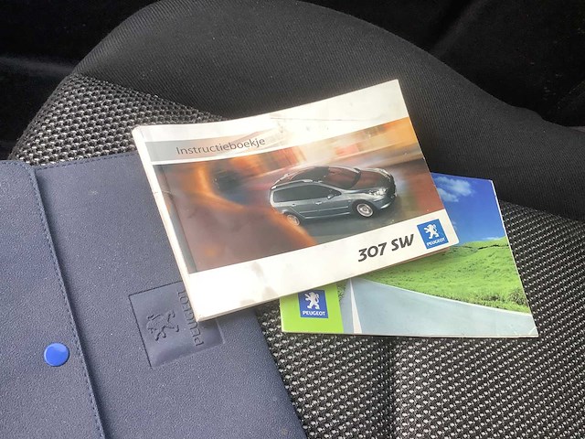2007 peugeot 307 sw 1.6-16v premium personenauto - afbeelding 4 van  13