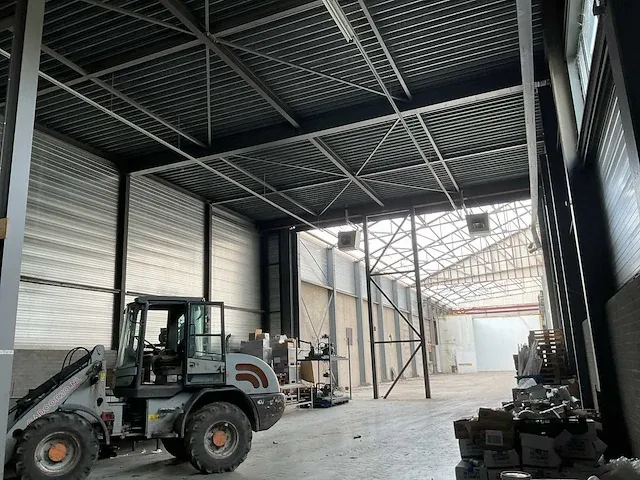 2007 plat dak staalconstructie 13,50 x 30,00 mtr (405m2) - afbeelding 12 van  26