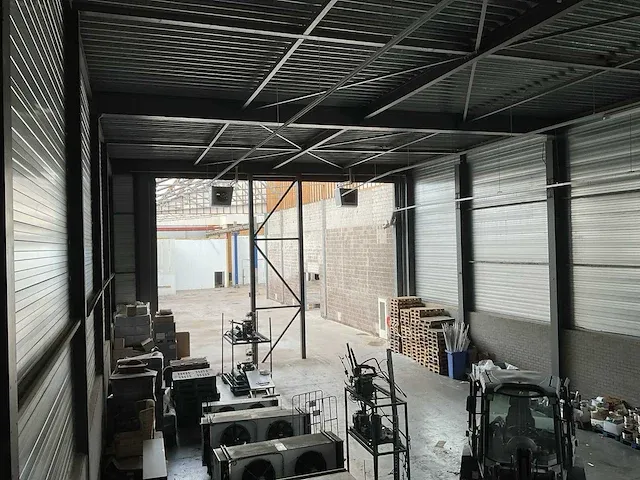 2007 plat dak staalconstructie 13,50 x 30,00 mtr (405m2) - afbeelding 20 van  26