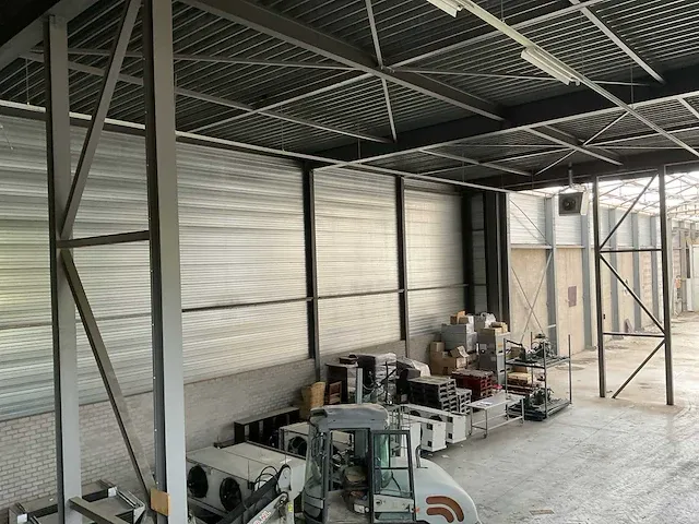 2007 plat dak staalconstructie 13,50 x 30,00 mtr (405m2) - afbeelding 25 van  26