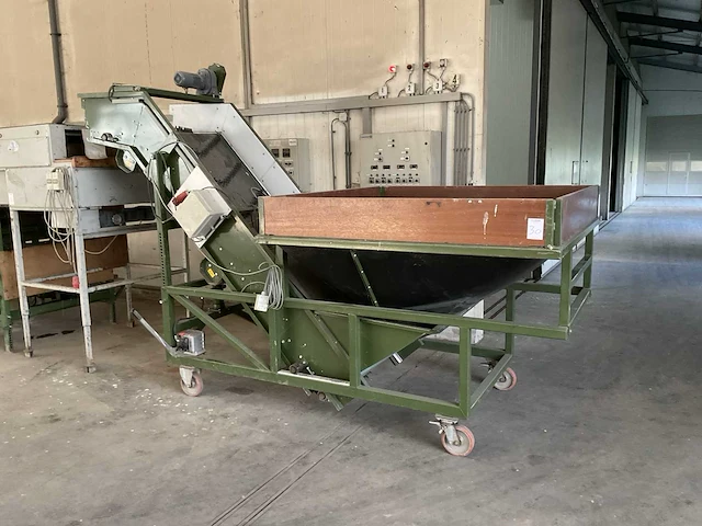 2007 schouten bde 100 opvoerelevator met stortbunker - afbeelding 1 van  15