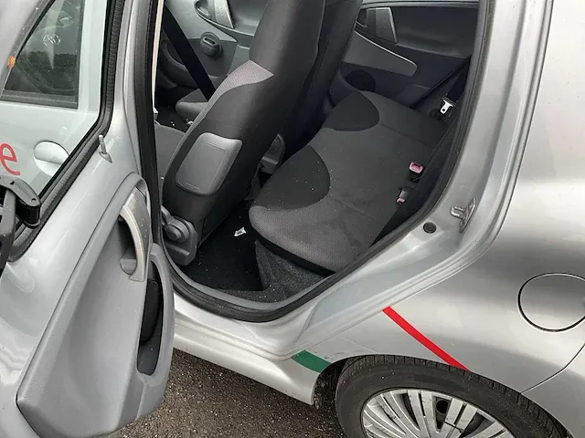 2007 toyota aygo 1.0 personenauto - afbeelding 9 van  32