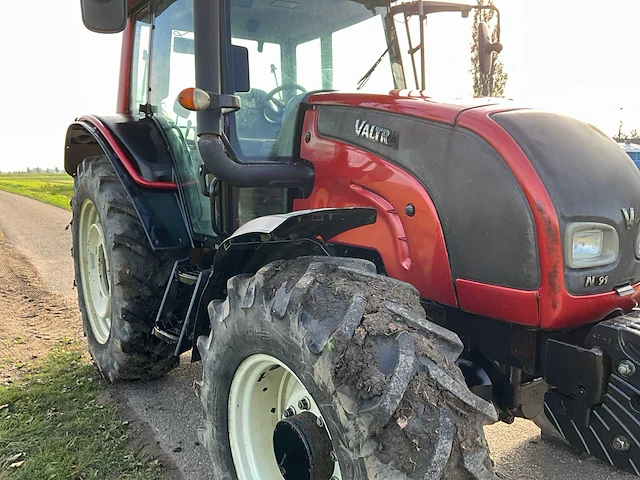 2007 valtra n91 vierwielaangedreven landbouwtractor - afbeelding 22 van  35