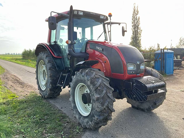 2007 valtra n91 vierwielaangedreven landbouwtractor - afbeelding 12 van  35