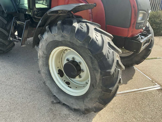 2007 valtra n91 vierwielaangedreven landbouwtractor - afbeelding 34 van  35