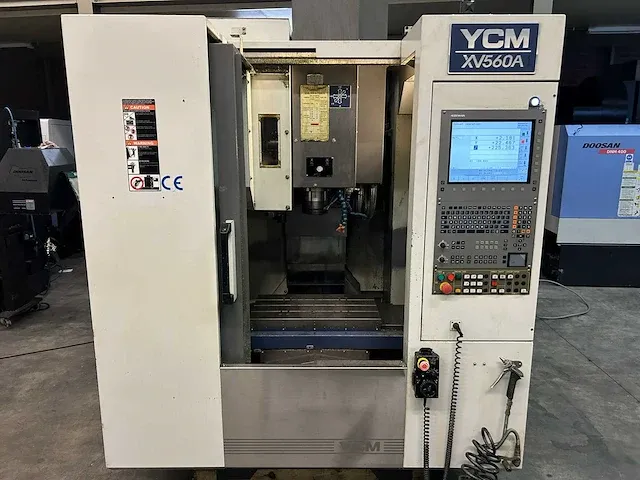 2007 ycm xv 560a cnc bewerkingscentrum - afbeelding 8 van  15