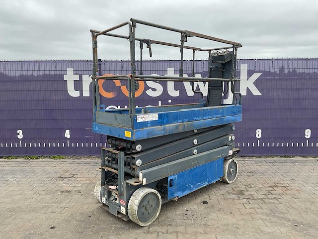 2008 - aichi - sv060nl - schaarhoogwerker - afbeelding 3 van  8