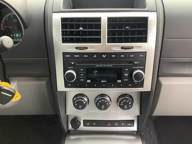 2008 - dodge - nitro - 3.7 v6 sxt - personenauto - afbeelding 15 van  16