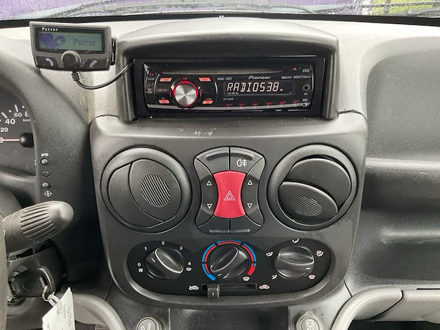 2008 - fiat - doblò - 1.6 cng comfort - bedrijfswagen - afbeelding 11 van  13