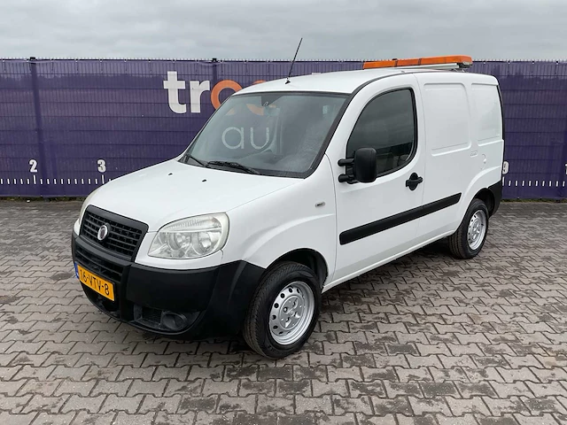 2008 - fiat - doblò - 1.6 cng comfort - bedrijfswagen - afbeelding 1 van  13