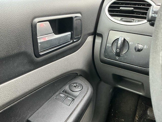 2008 - ford - focus wagon - 1.8 titanium flex.f. - personenauto - afbeelding 2 van  11