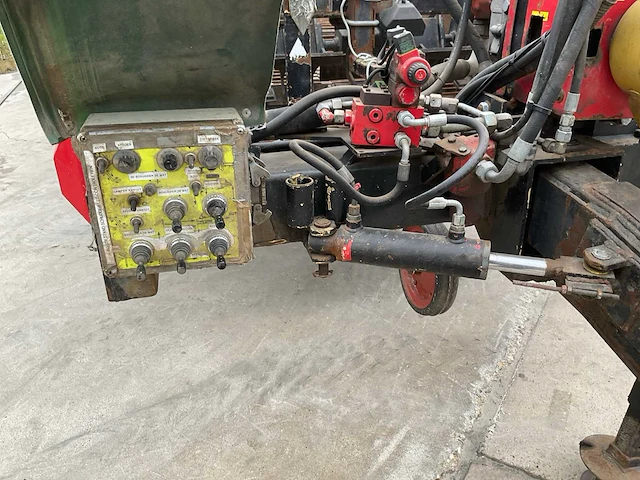 2008 amac axl2 bloembollenrooier - afbeelding 19 van  34