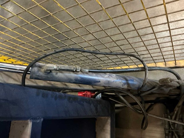 2008 bouwmeester metaal kistenkantelaar - afbeelding 4 van  17