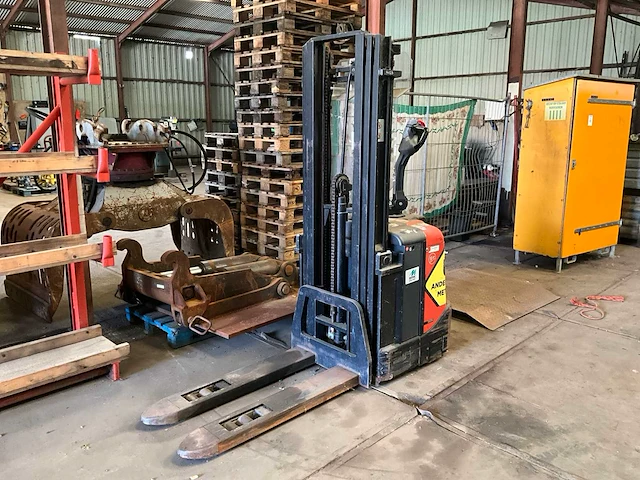 2008 bt spe 125 stapelaar - afbeelding 1 van  12
