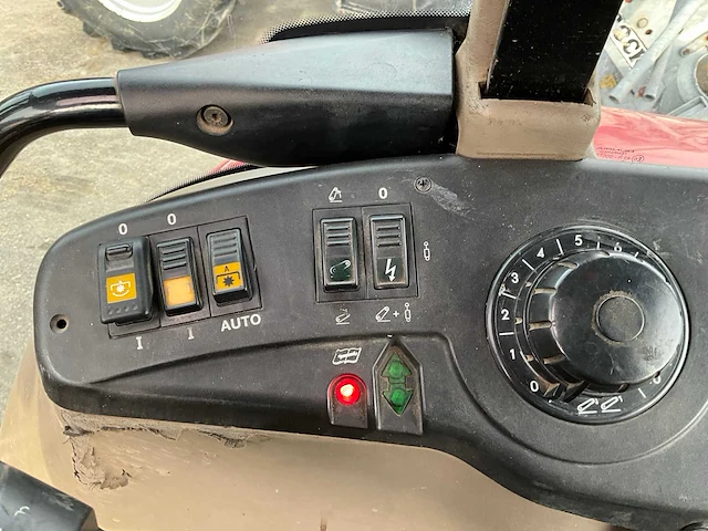 2008 case ih cvx 195 vierwielaangedreven landbouwtractor - afbeelding 13 van  32