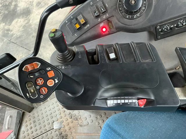 2008 case ih cvx 195 vierwielaangedreven landbouwtractor - afbeelding 21 van  34