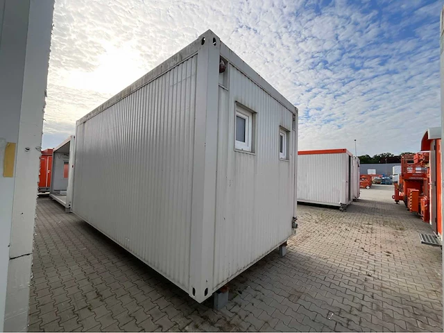 2008 chb peter bonitz omkleedruimte / sanitaire unit - afbeelding 4 van  12