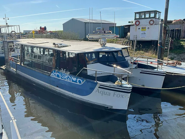 2008 damen/fontaine pajot waterbus - afbeelding 1 van  40