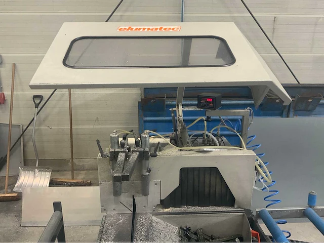 2008 elumatec dg 104-02 dubbele verstekzaagmachine. - afbeelding 12 van  29