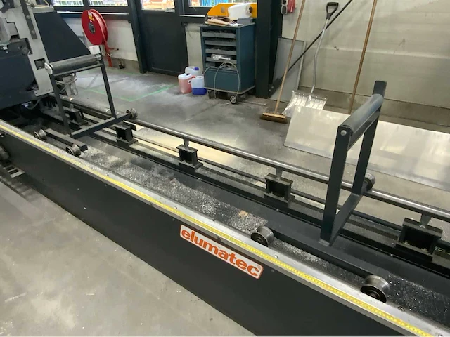 2008 elumatec dg 104-02 dubbele verstekzaagmachine. - afbeelding 26 van  29
