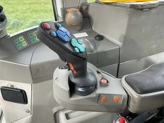 2008 fendt 412 vario vierwielaangedreven landbouwtractor - afbeelding 13 van  25
