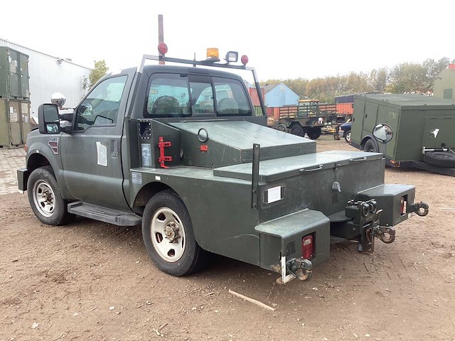 2008 ford bobtail f350 xl super duty bedrijfswagen - afbeelding 4 van  13
