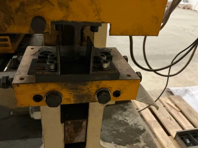 2008 geka bendicrop 50 pons- en knipmachine - afbeelding 12 van  13