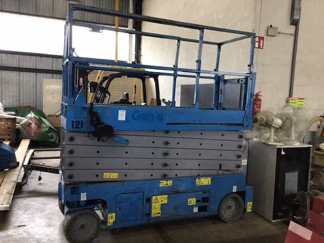 2008 genie gs-3232 schaarhoogwerker - afbeelding 1 van  5