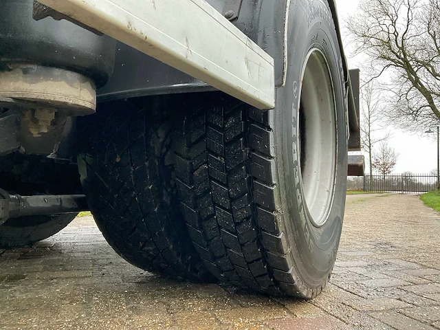 2008 ginaf c2120n vrachtwagen met laadkraan en haakarm - afbeelding 10 van  40