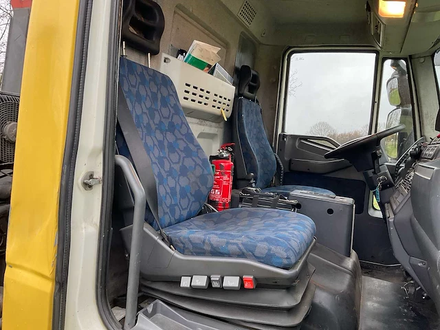 2008 ginaf c2120n vrachtwagen met laadkraan en haakarm - afbeelding 29 van  40