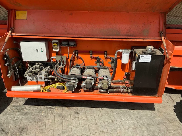 2008 holland lift q-135el24 hoogwerker - afbeelding 11 van  34