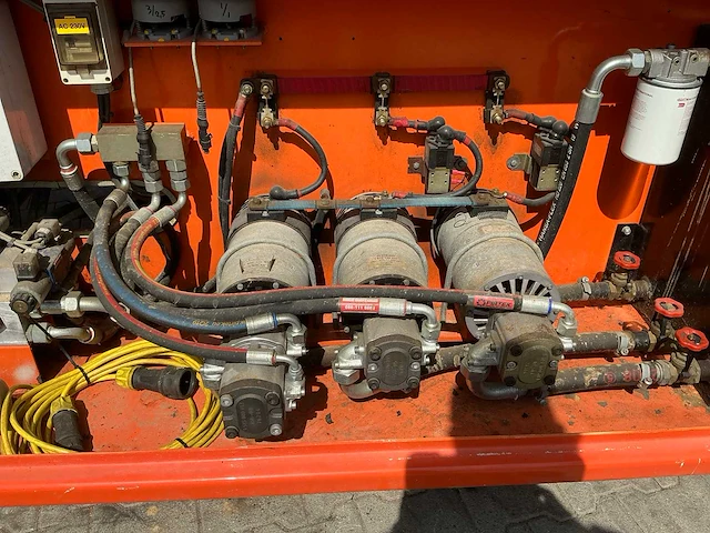 2008 holland lift q-135el24 hoogwerker - afbeelding 14 van  34
