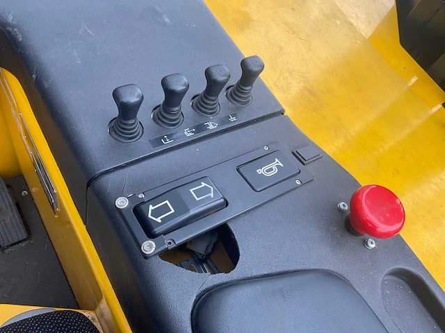 2008 hyster t1.5 reach truck - afbeelding 15 van  33