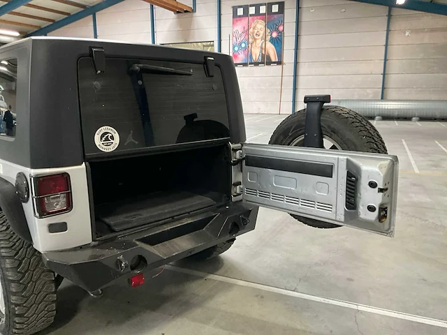 2008 jeep wrangler sahara 4x4 personenauto - afbeelding 27 van  27