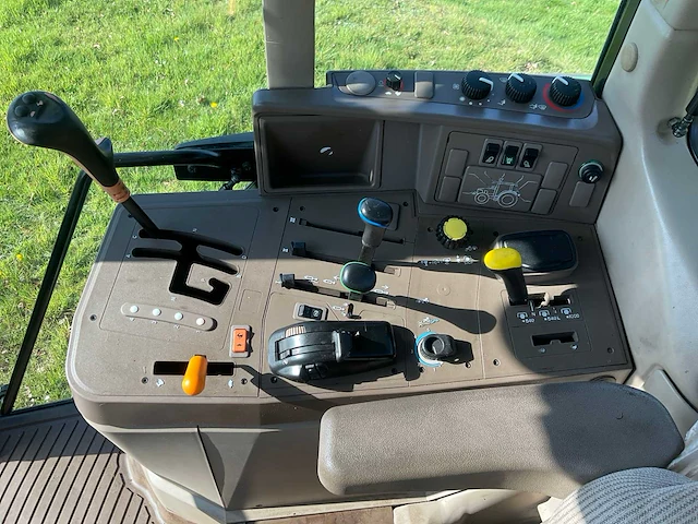 2008 john deere 6130 vierwielaangedreven landbouwtractor - afbeelding 14 van  25