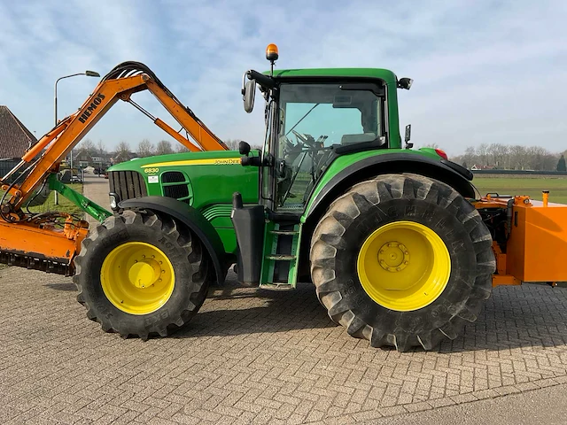 2008 john deere 6830 premium vierwielaangedreven landbouwtractor met maaiarm - afbeelding 4 van  49