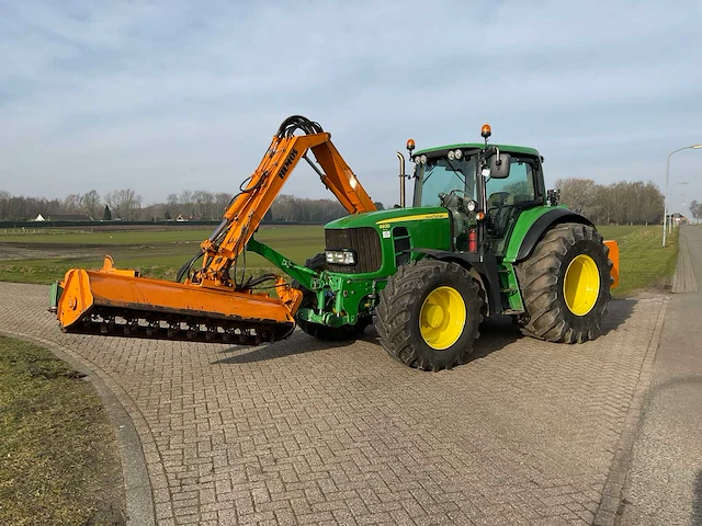 2008 john deere 6830 premium vierwielaangedreven landbouwtractor met maaiarm - afbeelding 1 van  49