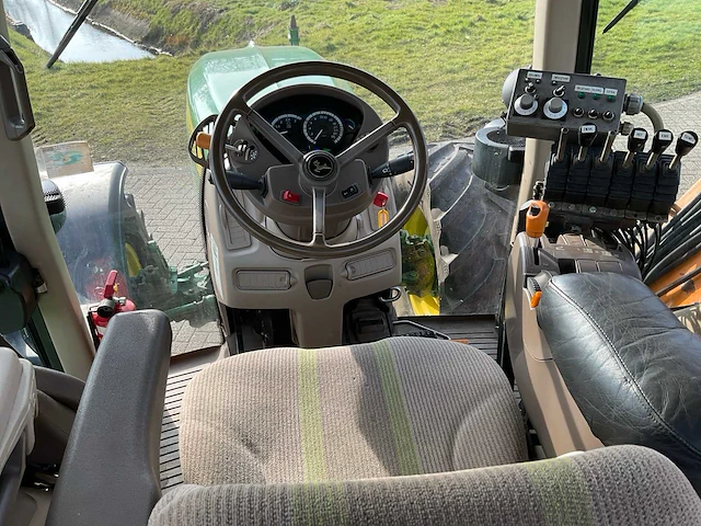 2008 john deere 6830 premium vierwielaangedreven landbouwtractor met maaiarm - afbeelding 31 van  49