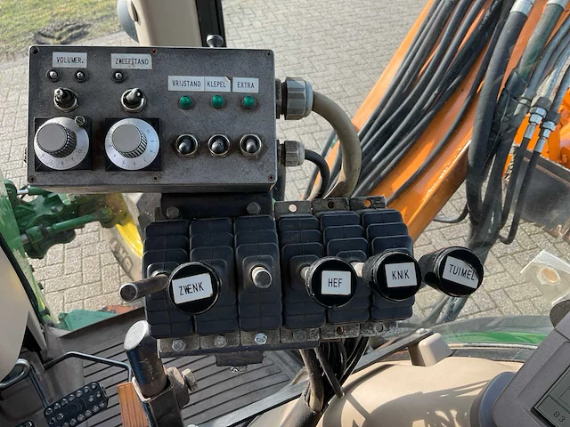 2008 john deere 6830 premium vierwielaangedreven landbouwtractor met maaiarm - afbeelding 35 van  49