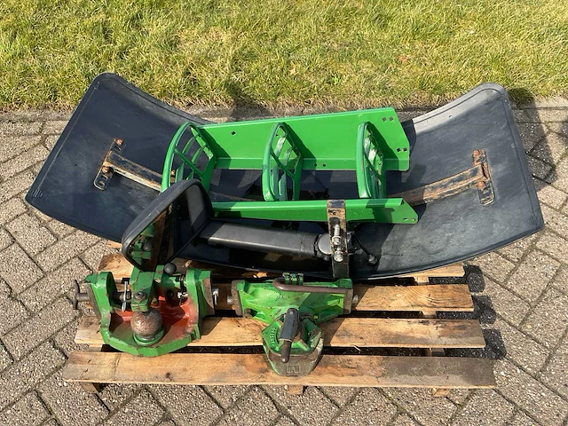 2008 john deere 6830 premium vierwielaangedreven landbouwtractor met maaiarm - afbeelding 44 van  49