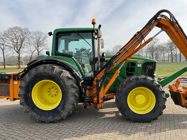2008 john deere 6830 premium vierwielaangedreven landbouwtractor met maaiarm - afbeelding 46 van  49