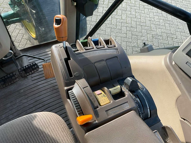 2008 john deere 6830 premium vierwielaangedreven landbouwtractor - afbeelding 24 van  38
