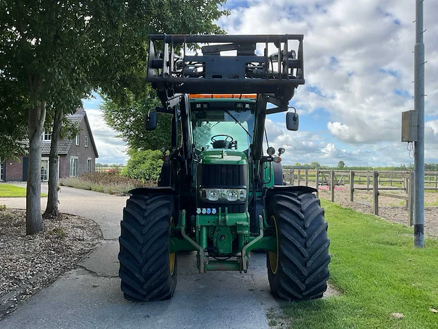 2008 john deere 6830 vierwielaangedreven landbouwtractor met voorlader - afbeelding 23 van  41