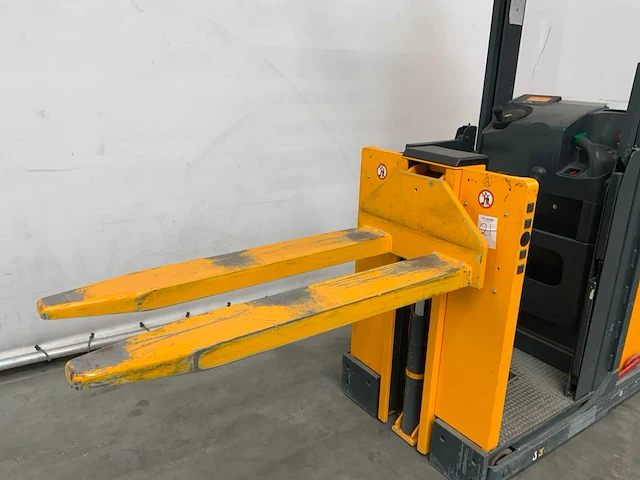 2008 jungheinrich eks110 orderpicker met accu van 2024 - afbeelding 7 van  19