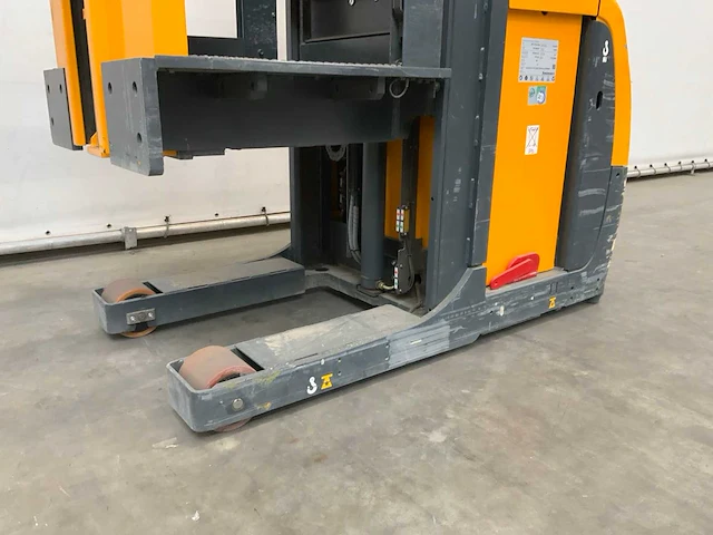 2008 jungheinrich eks110 orderpicker met accu van 2024 - afbeelding 10 van  19