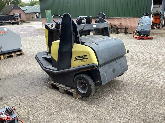 2008 kärcher km120/150r zelfrijdende veegmachine - afbeelding 9 van  14
