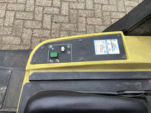 2008 kärcher km120/150r zelfrijdende veegmachine - afbeelding 13 van  14