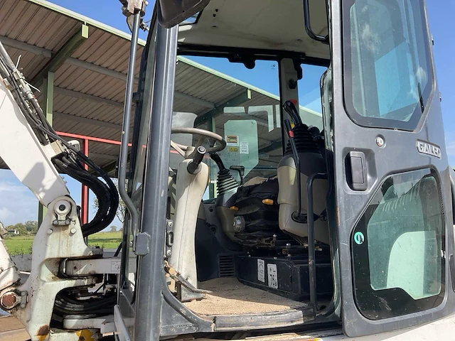 2008 komatsu pw 98mr-6 banden graafmachine - afbeelding 21 van  38