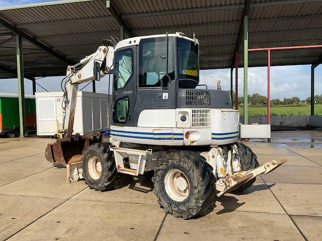 2008 komatsu pw 98mr-6 banden graafmachine - afbeelding 23 van  38